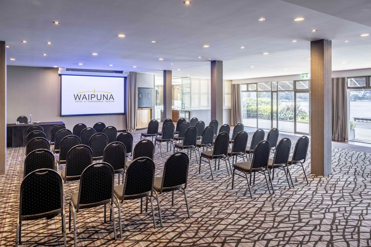  - Promenade Room & Bar Theatre Set Up Screen Down 
